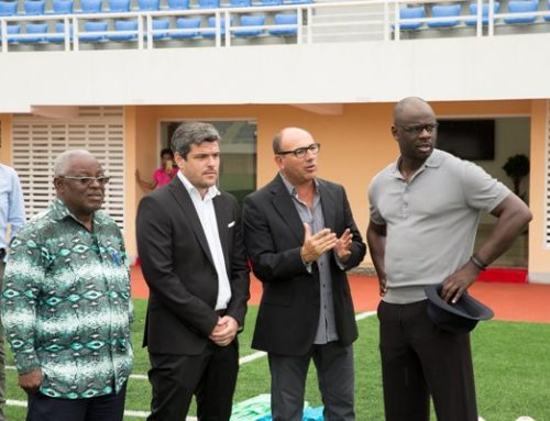 A Academia de Futebol de Angola Promove Encontro entre o Campeão do Mundo Lilian Thuram e os Jovens Atletas